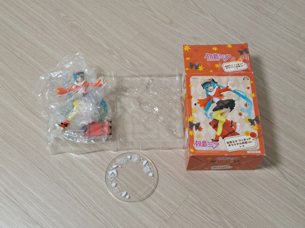 타이토 하츠네 미쿠 가을 옷 하츠네미쿠 오리지널 피규어 스케일--3