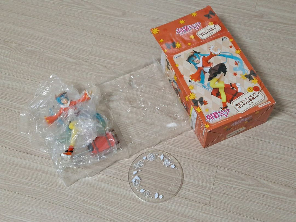 타이토 하츠네 미쿠 가을 옷 하츠네미쿠 오리지널 피규어 스케일--5