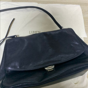아뜰리에 드 루멘 소가죽 블랙숄더백 판매