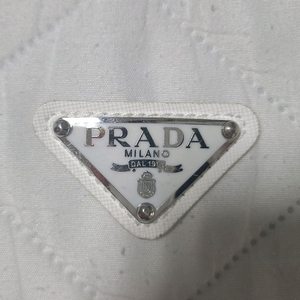 프라다 로고/ 엠블럼