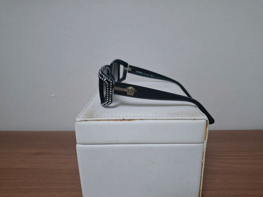 베르사체 선글라스 이미지