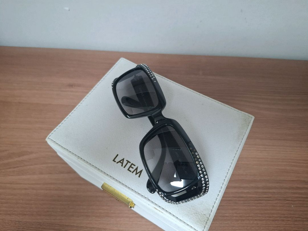 베르사체 선글라스 이미지