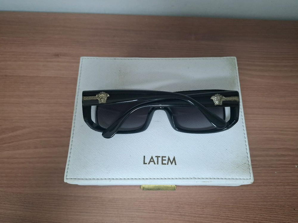 베르사체 선글라스 이미지