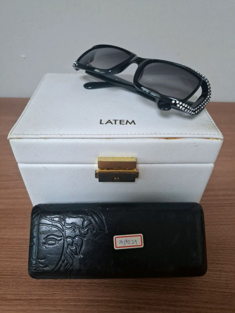 베르사체 선글라스 이미지