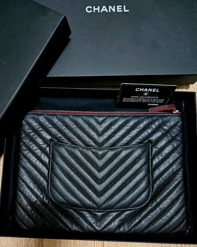 정품 샤넬 쉐브론 캐비어 미듐 클러치 (급처분가)--1