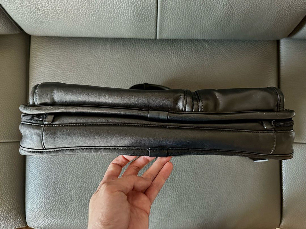 투미 알파 티패스 미디엄 스크린 랩탑 슬림 브리프 올레더 블랙--3