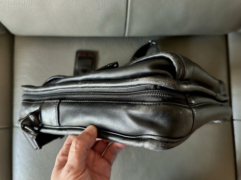 투미 알파 티패스 미디엄 스크린 랩탑 슬림 브리프 올레더 블랙--5