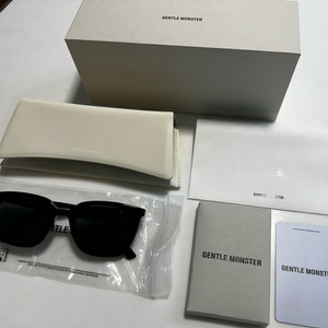 젠틀몬스터 선글라스 릴리트 01 블랙