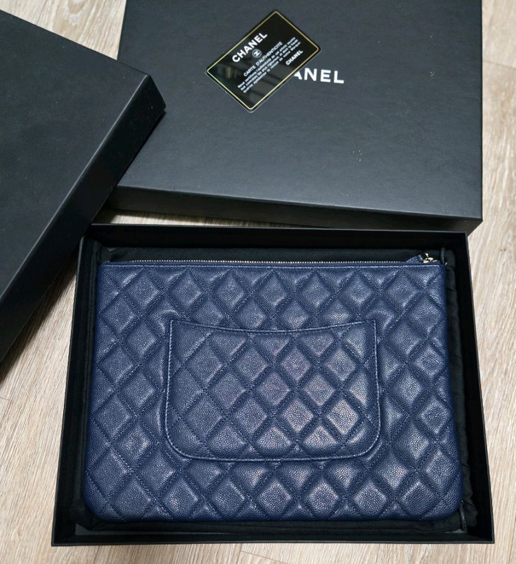 정품 샤넬 캐비어 미듐 클러치(컨디션굿)--1