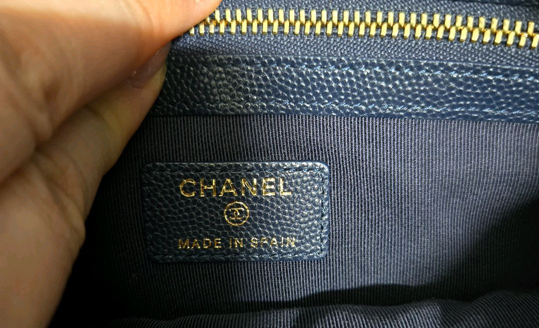 정품 샤넬 캐비어 미듐 클러치(컨디션굿)--5