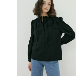 [택달린 새상품] 블랭크공삼 코튼 프릴 블라우스 블랙 blank03 cotton frill blouse 블랙