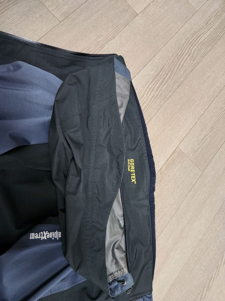 고어텍스 소프트쉘 바람막이--1