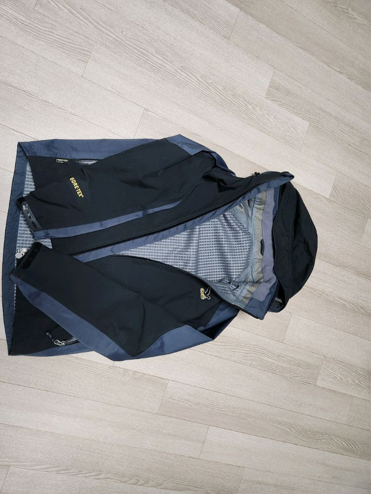 고어텍스 소프트쉘 바람막이--2