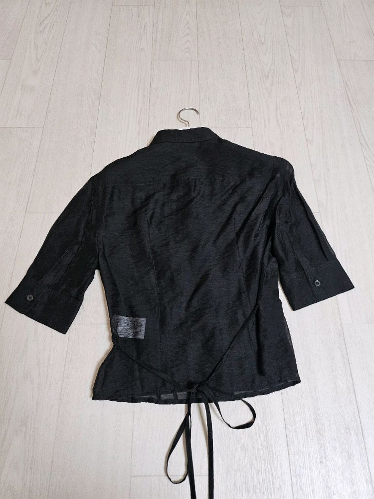 [새상품] 버뮬라 쉬어 핀턱 블라우스--1