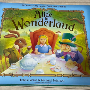 이상한 나라의 앨리스 팝업북