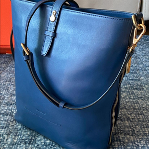 빈폴 블루 가죽 크로스백