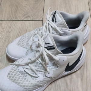 나이키 줌 하이퍼 스피드 코트 260 배구화 배드민턴화 인도어화 체대화