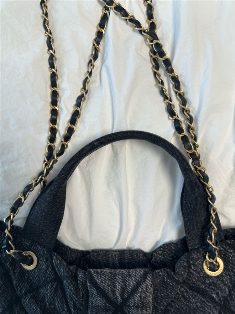 샤넬 데님 보우백 흑청 미듐AS5851 (2회 착용)929->707만원--8