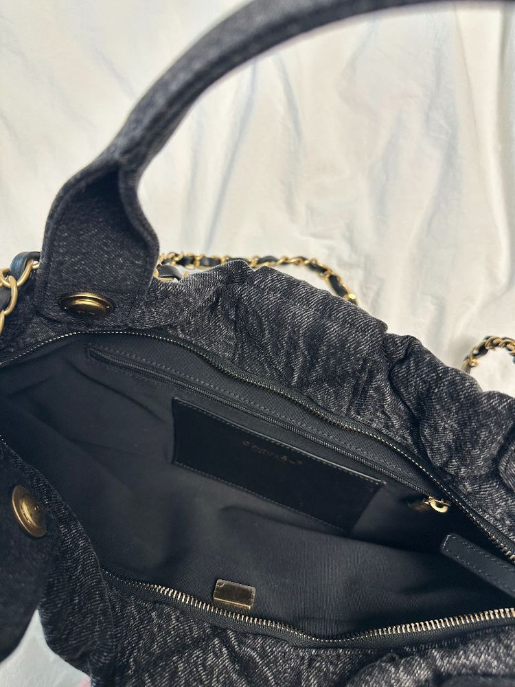 샤넬 데님 보우백 흑청 미듐AS5851 (2회 착용)929->707만원--9