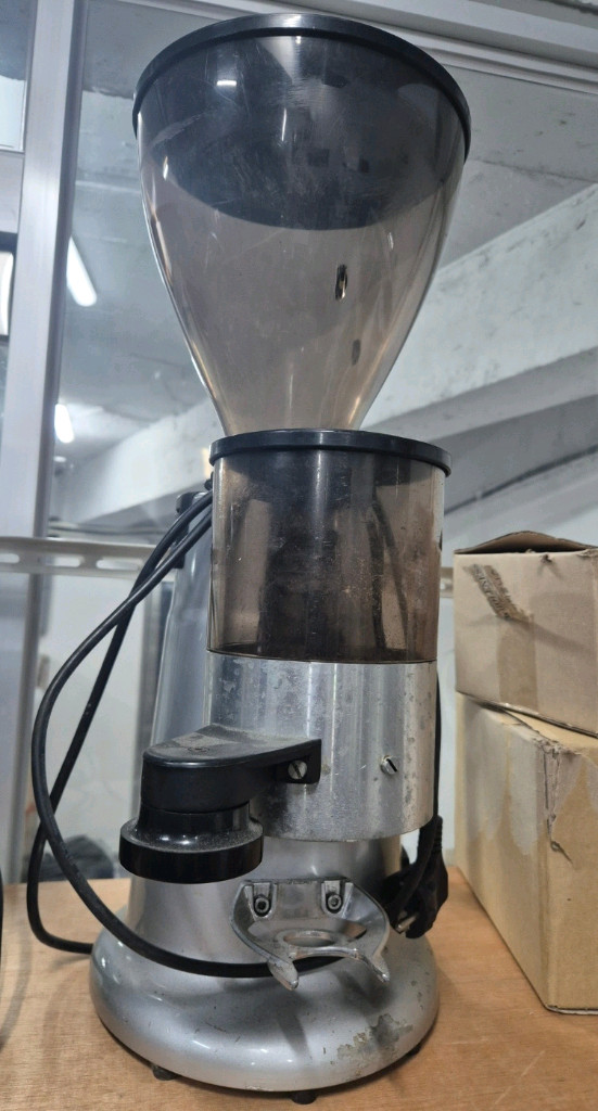 수동 그라인더 많이 팝니다.--2