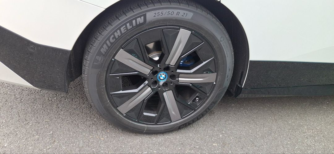 BMW IX 순정휠 타이어 팝니다(255/50/21)--1