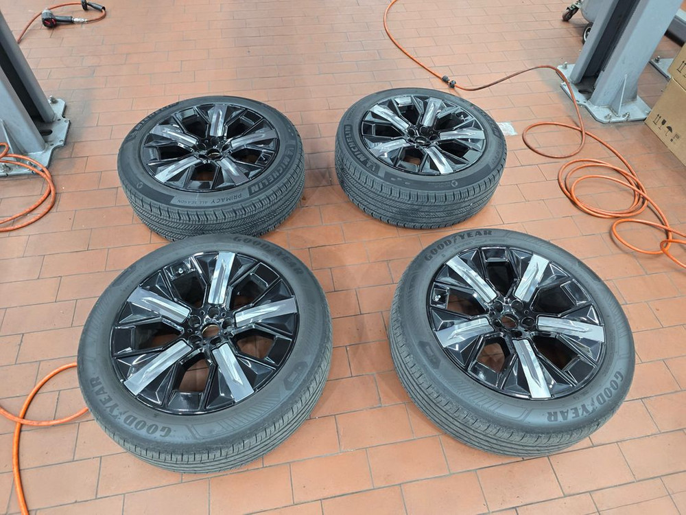 BMW IX 순정휠 타이어 팝니다(255/50/21)--4