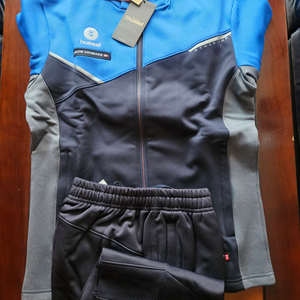 (새 상품)트레이닝복 세트 L 사이즈 팝니다