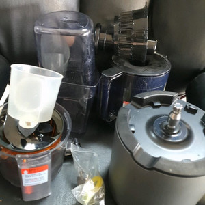 휴롬 H201 착즙기 팝니다.