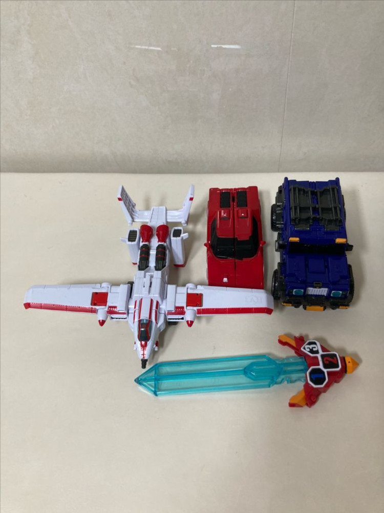 또봇v - 타이탄v, 와일드치프, 제트썬더 택포 이미지