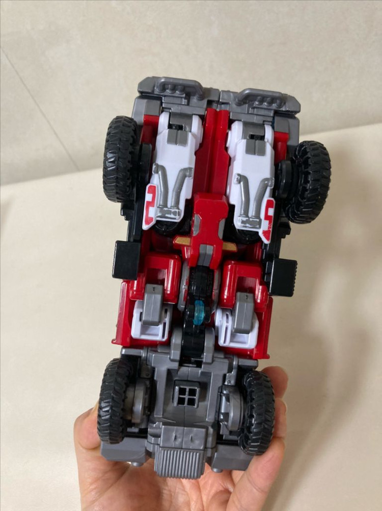 또봇v - 타이탄v, 와일드치프, 제트썬더 택포 이미지