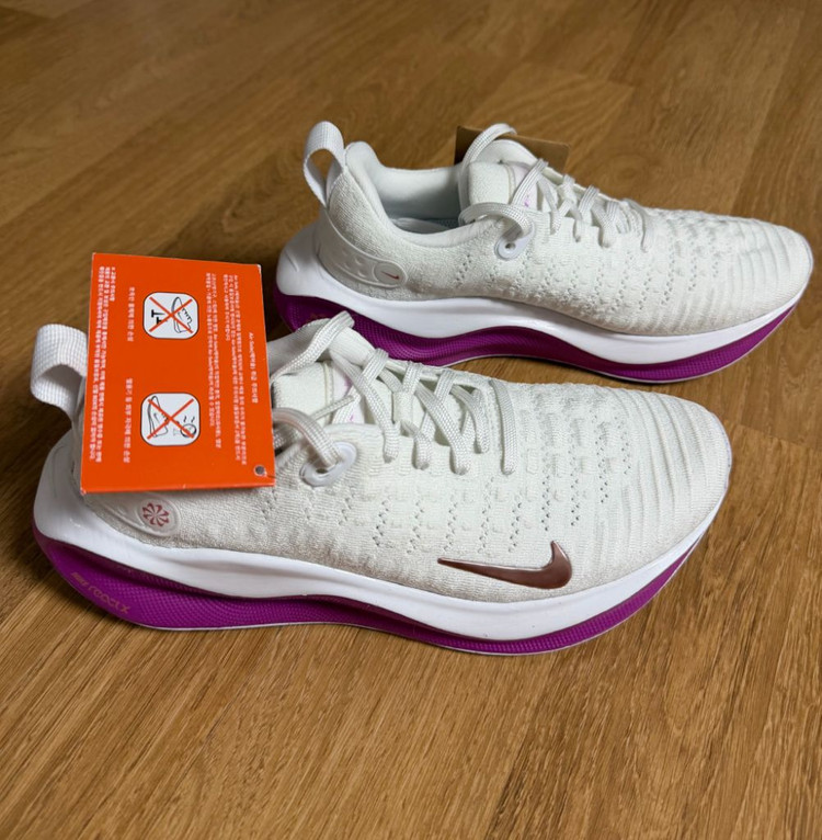 [235 240] 나이키 우먼스 리액트 인피니티런4 런닝화 이미지