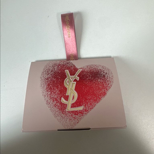 입생로랑 캔디글로우 립밤 누드라발리에 미개봉