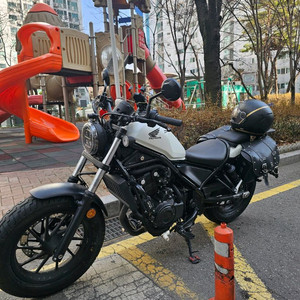 혼다 레블500 2021년식 1.8만km
