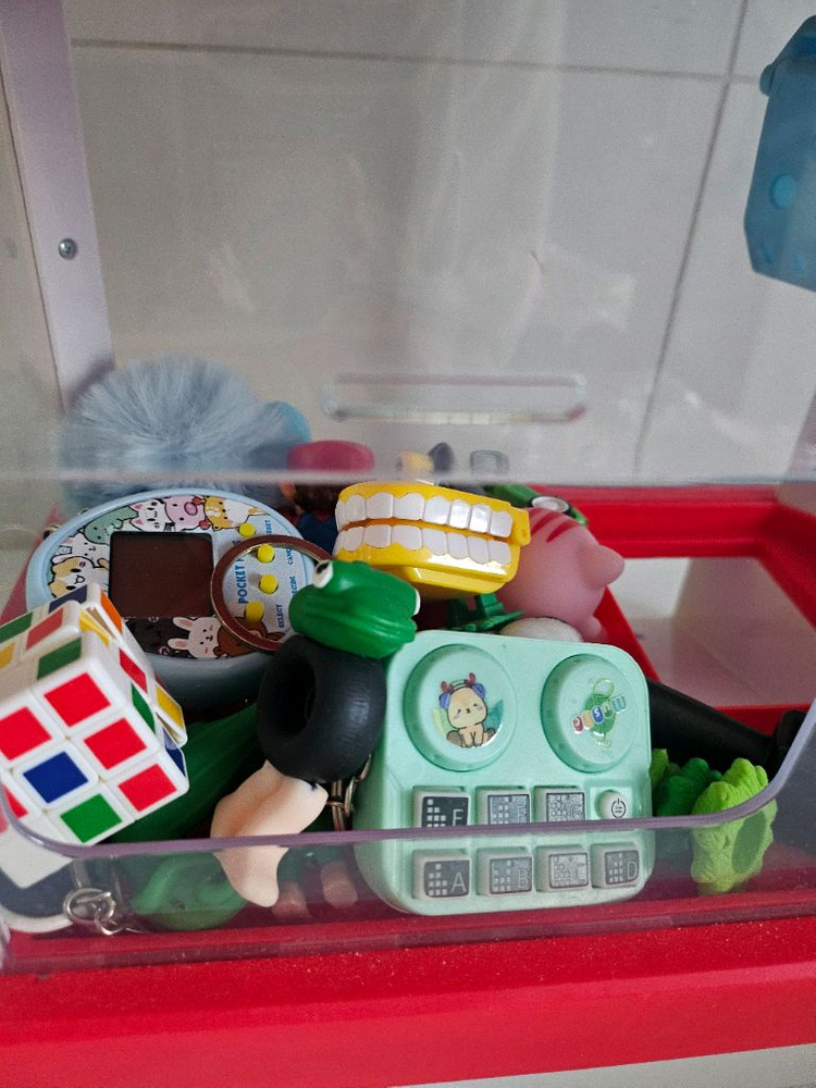 포켓몬스터 인형뽑기 기계 팝니다. (안에 장난감 포함)--3