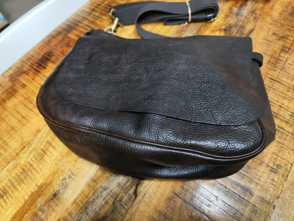 멀버리 다크 브라운 리얼 가죽 메신저백--2