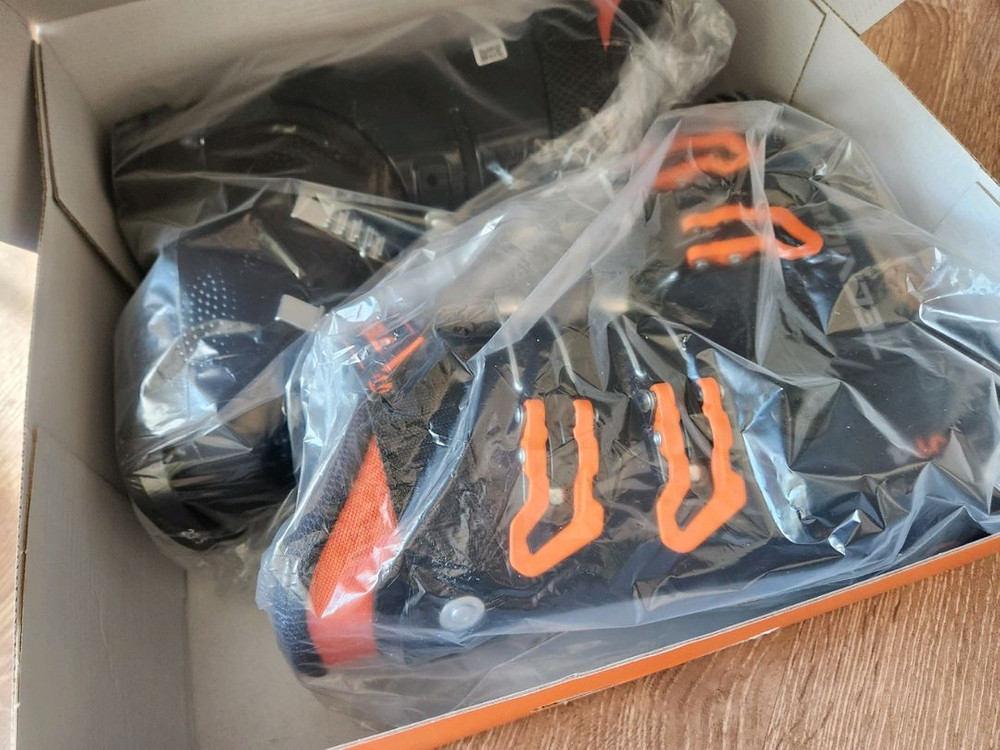 주니어 테크니카 스키부츠 235mm 새상품 이미지