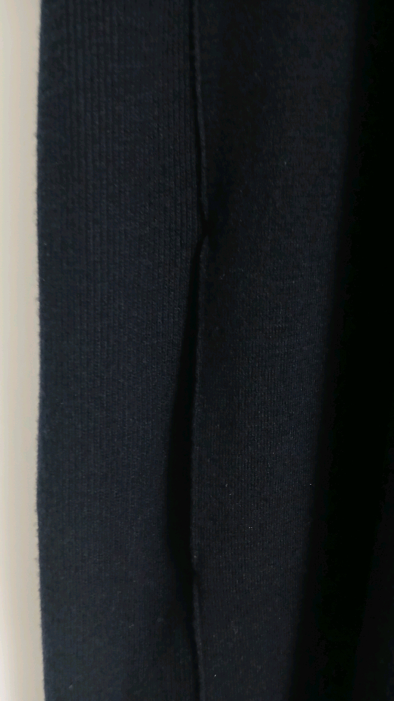 헤지스 블랙 니트 롱 베스트 (모100%)상태최상--1