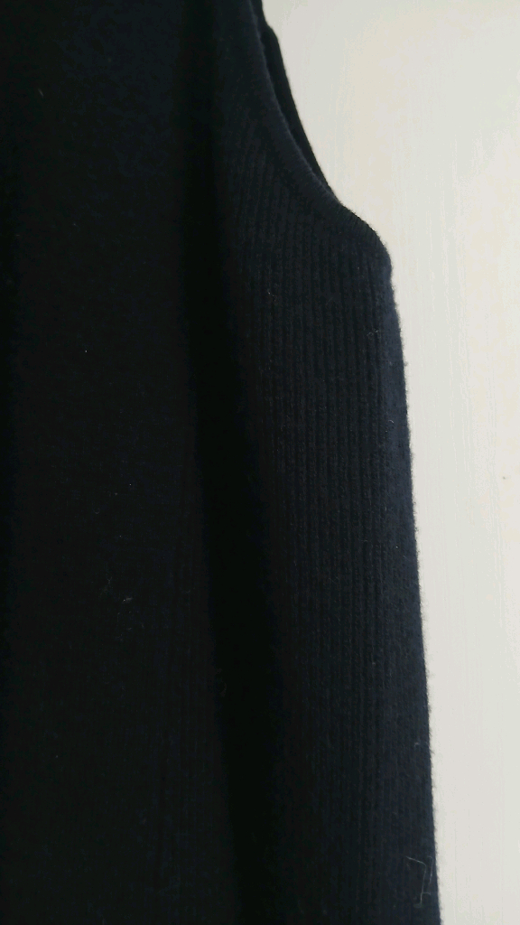 헤지스 블랙 니트 롱 베스트 (모100%)상태최상--4