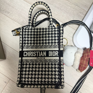 디올 북토트 미니 휴대폰백 풀박 이미지