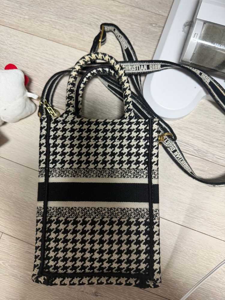 디올 북토트 미니 휴대폰백 풀박 이미지