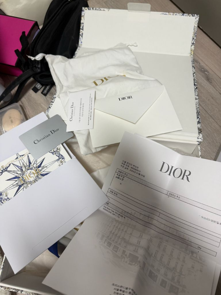 디올 북토트 미니 휴대폰백 풀박 이미지