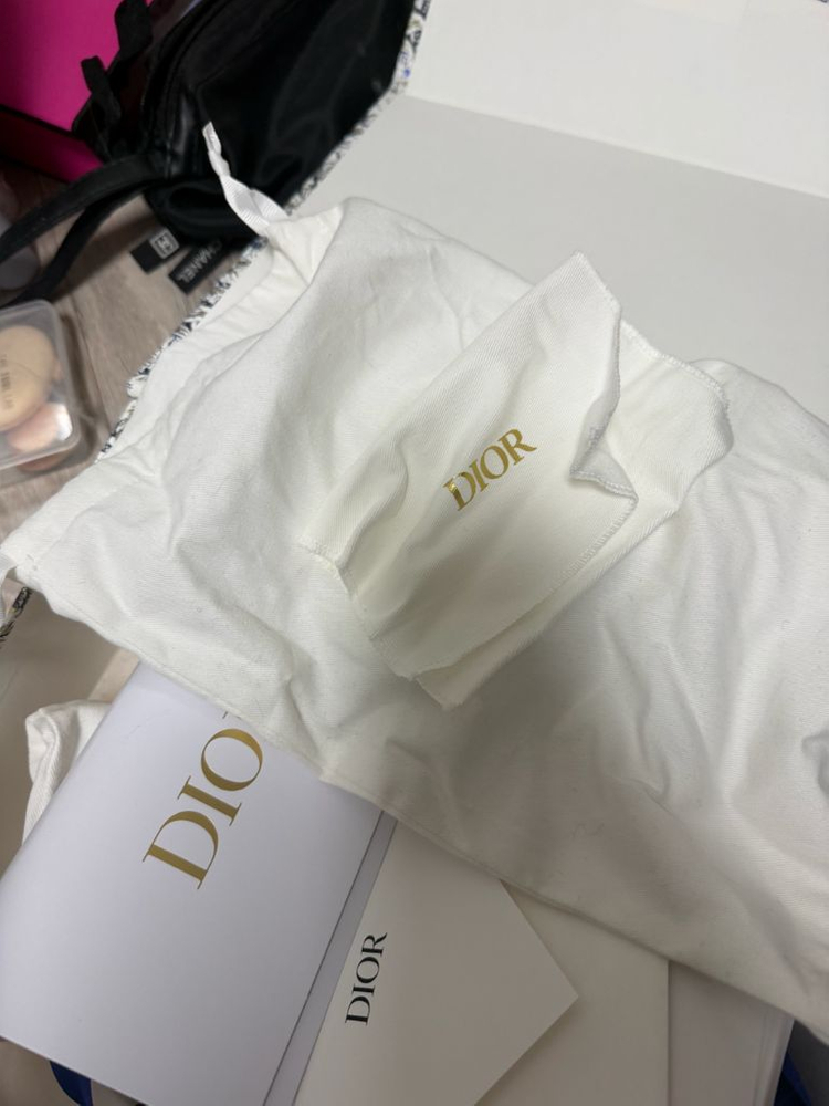 디올 북토트 미니 휴대폰백 풀박 이미지