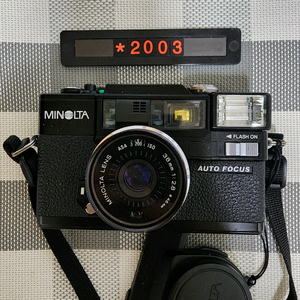 미놀타 하이매틱 AF-D 데이터백 필름카메라