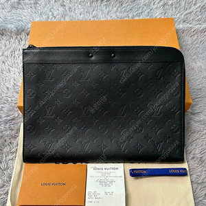 [풀구성] 루이비통 이클립스 쉐도우 도큐먼트 포쉐트 주르 클러치