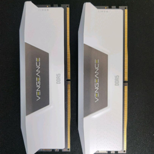 CORSAIR DDR5-6000 CL30 VENGEANCE RGB WHITE 패키지 (32GB(16Gx2))