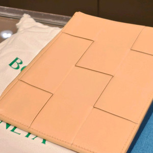 보테가베네타 스트랩 클러치 새상품 정품