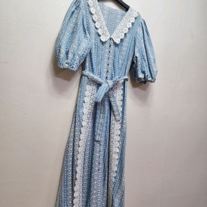 마쥬 라비아나 레이스 펀칭 원피스