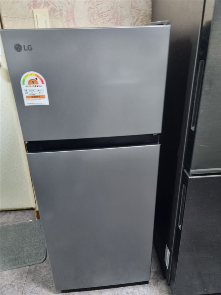LG전자 소형 냉장고 121L 2도어 B124S14 새상품--1