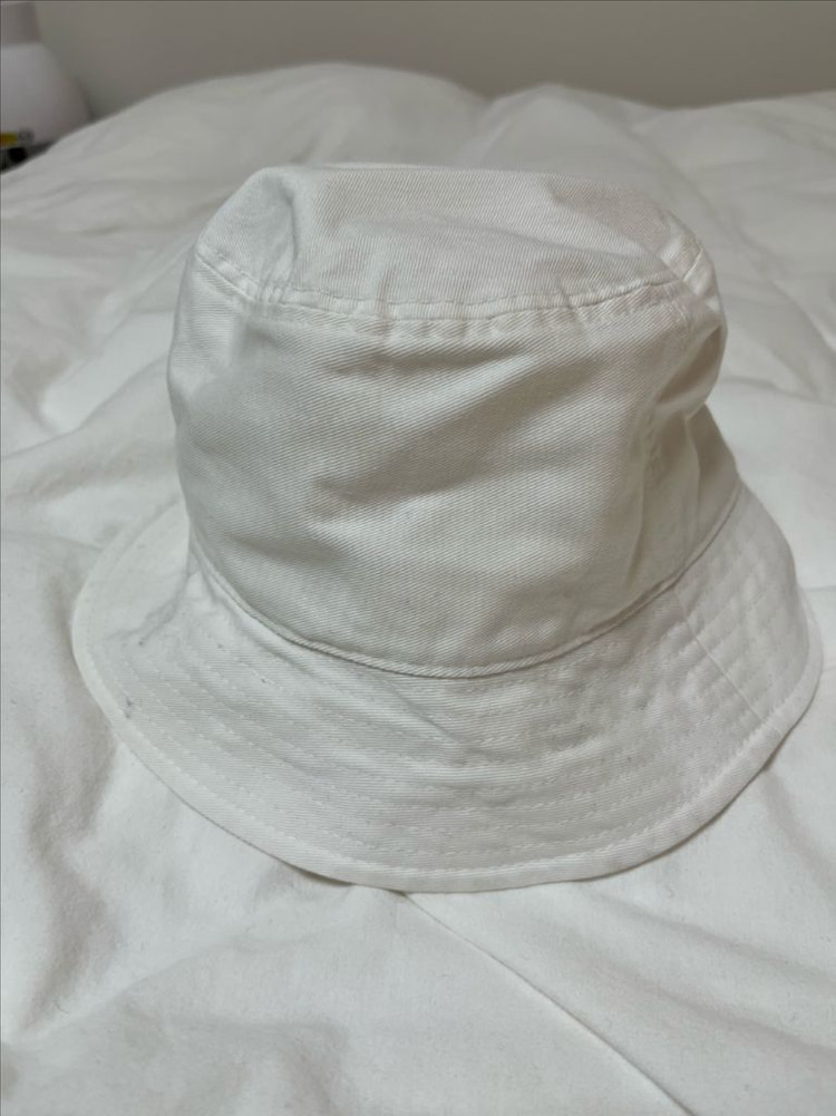 라코스테 화이트 버킷햇--1