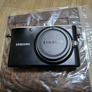 삼성 NX100 블랙 미러리스 카메라